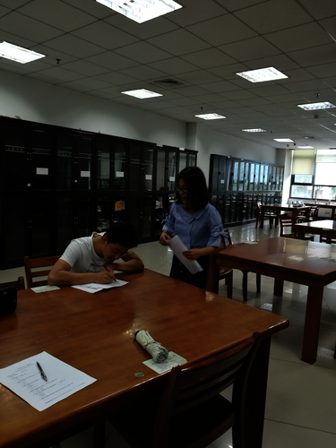 七月八日 91制片
 赴西湖区“格格”学习探索小分队 图书馆的同在帮我们填写问卷