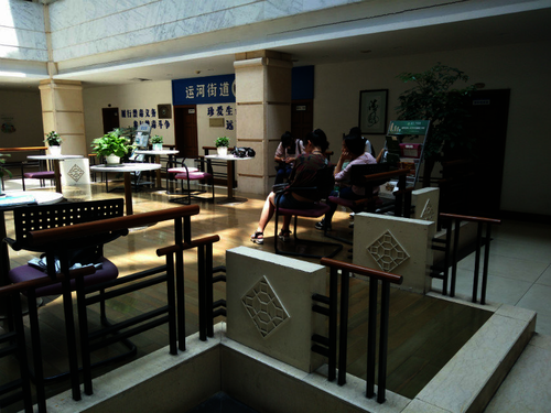 91制片
 检甲护民小分队投稿 七月十日 成员休息讨论事宜