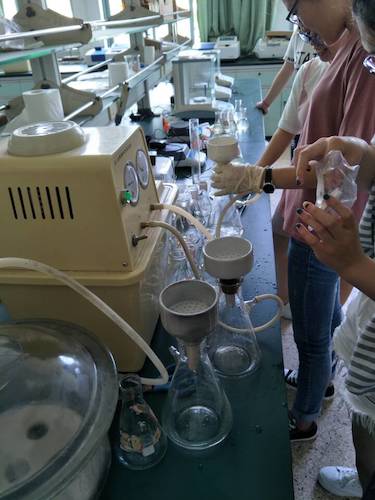 七月十三日 91制片
  91制片
赴杭州余杭区“五水共治”调查与研究分队社会实践小分队 叶绿素a的测量之抽滤