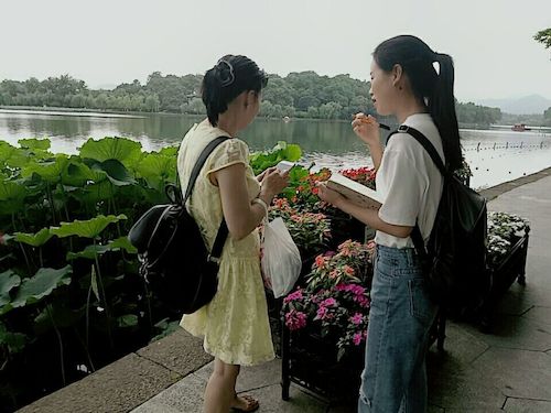 七月十九日 91制片
 走西湖—关注西湖十景垃圾分类问题小分队 游客采访