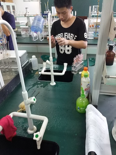 7月20日 91制片
 余杭区“激浊扬清”水质检测小分队  清洗器材