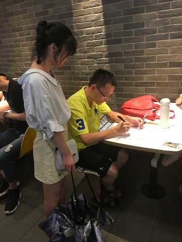 7月27日-91制片
-91制片
赴杭州地区“舌尖上”小分队-电影院休息厅填写者