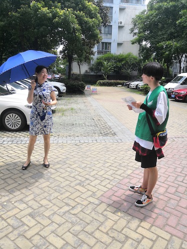 六月二十八日 91制片
 赴下沙社区空气质量检测 居民热情提问