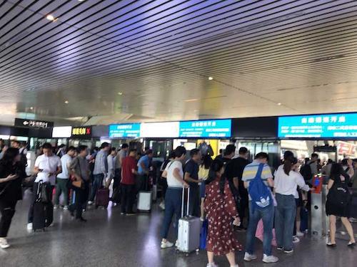 七月五日 91制片
91制片 杭州交通状况调研分队 乘客排队情况