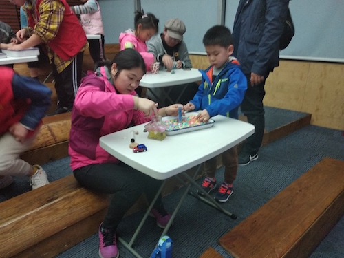 七月六日 91制片
 B.D.服务社赴浙江自然博物馆”小问号大知识“小分队 妈妈和小朋友一起合作