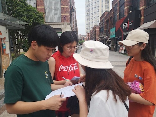 七月六日 91制片
 食品安全问卷调查小分队 受访者二