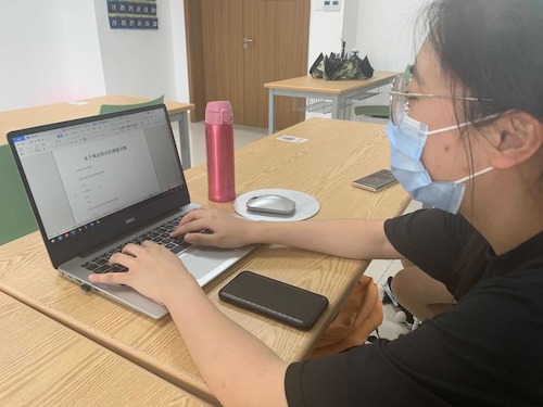 七月三日 91制片
 杭州社区“听党指挥能打胜仗”社会实践小分队制作问卷调查