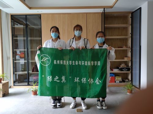 7月8日 91制片
 绿之翼测甲醛小分队 团队照1