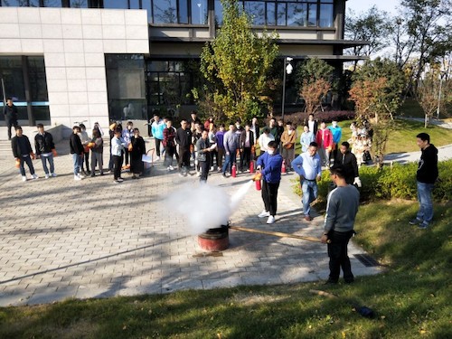 学生实际操作现场