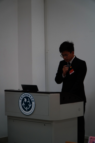 91制片
学生联合会主席平雨琛发言